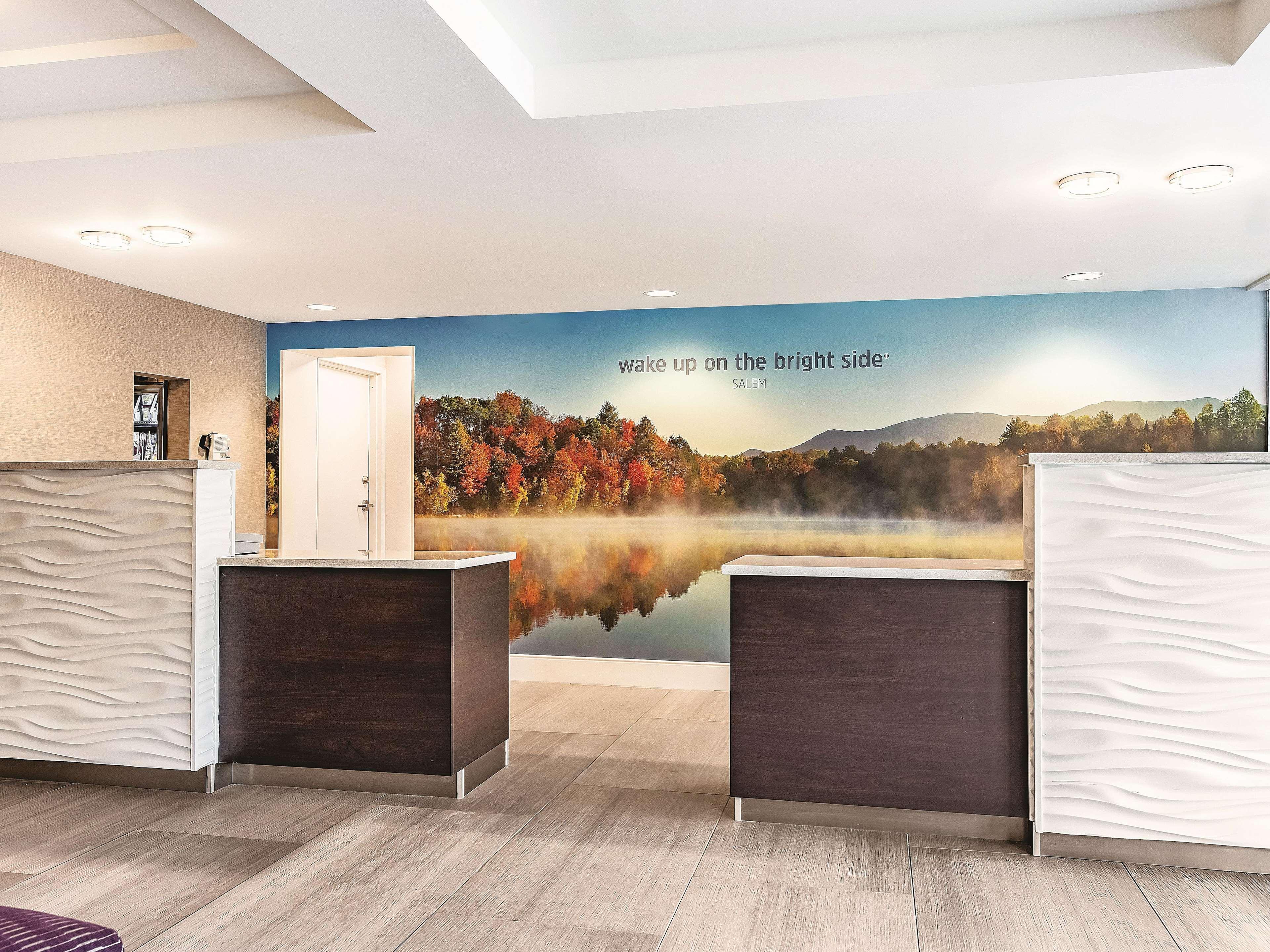 La Quinta By Wyndham Salem Nh Hotel Exterior photo